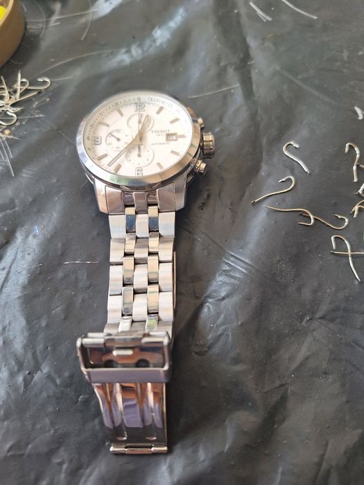 Часовник tissot автоматичен