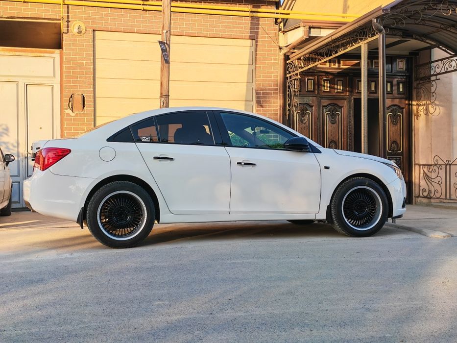 Продам Chevrolet Cruze 1.8L Ideal sostoyanie