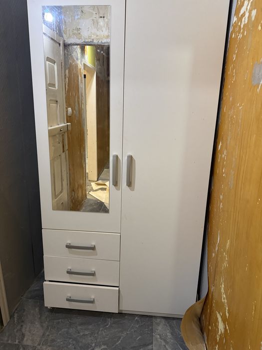 Двукрилен гардероб