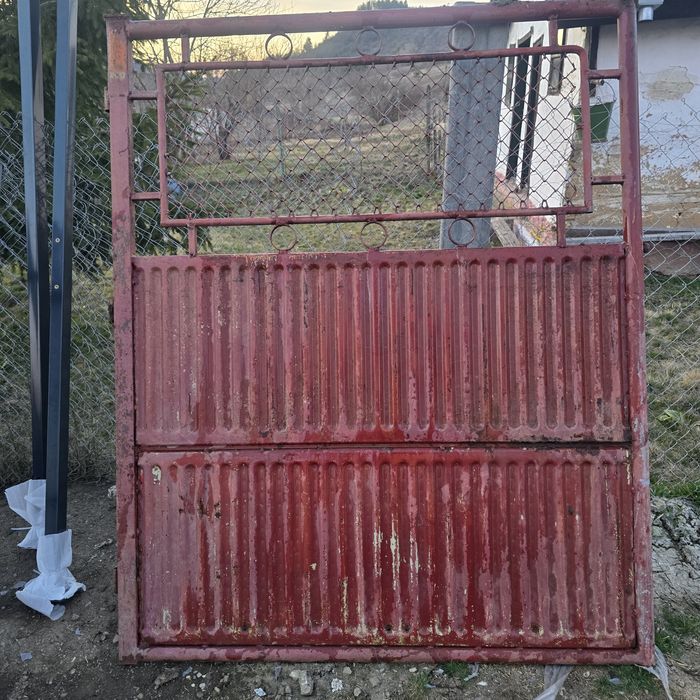 Портална врата 3м.+ 2 тръби по 3м.,6 панти