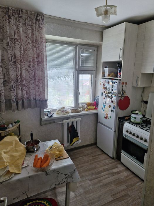 Продам квартиру 3 комнатную