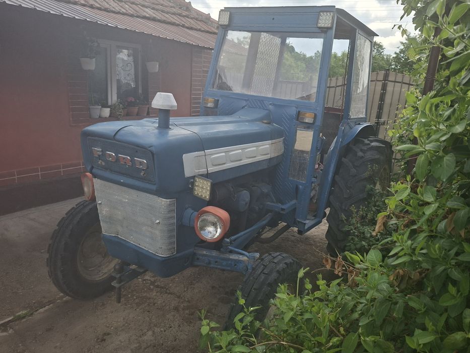 Tractor ford de 45