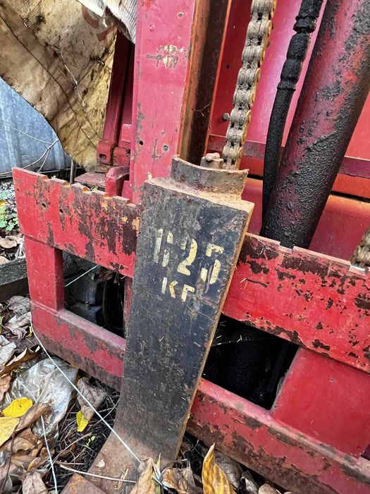 Продава се електрокар за ремонт или за части.