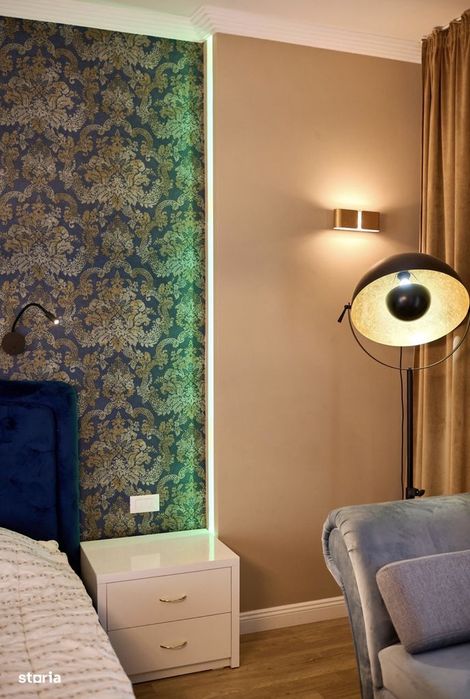 Penthouse cu 3 camere, balcon și garaj, central