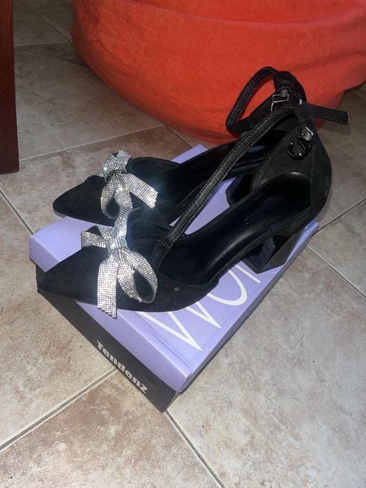 Официални обувки с панделки