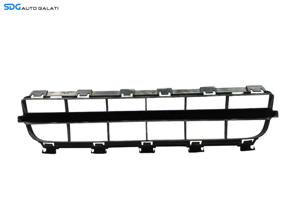 Grila Ornament Plastic Central Inferior din Bara Spoiler Fata Renault Clio 2 1998 - 2005 Cod 8200445992 [LR1408]
