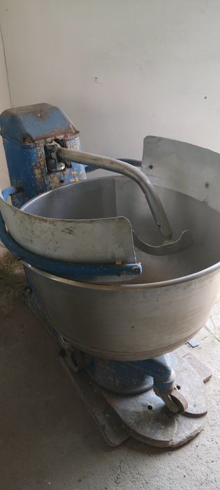 Духовка, мешалка, буханка колип, патнис