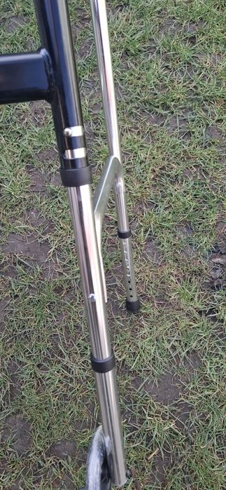 Cadru de mers si pliabil