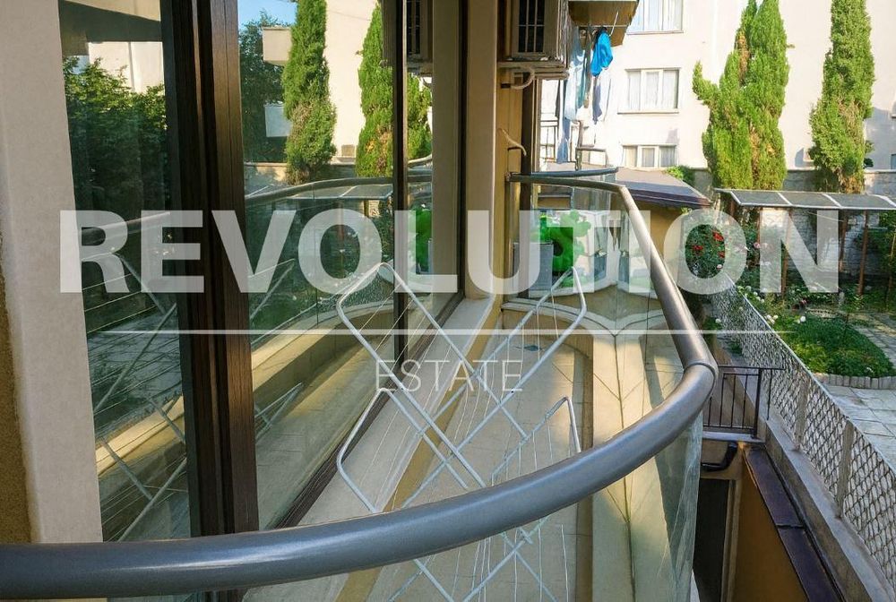 Дава се под наем Двустаен апартамент в Варна, Център - 64 кв.м за 747.66 € - Снимка #4