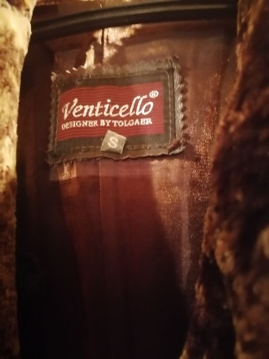 Мутонавая шуба с капюшоном