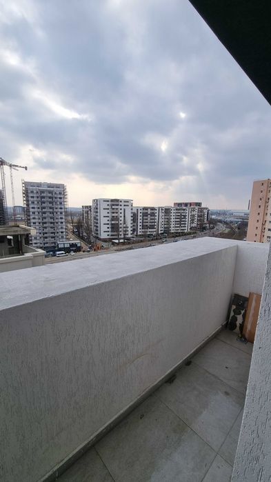 Proprietar inchiriez garsoniera moderna, spatiosa, incalzire in pardoseala, loc de parcare