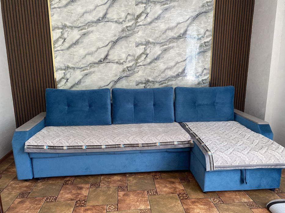 Продаётся угловой диван-3 метра