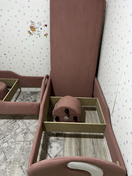 Детская кровать. 1 шт