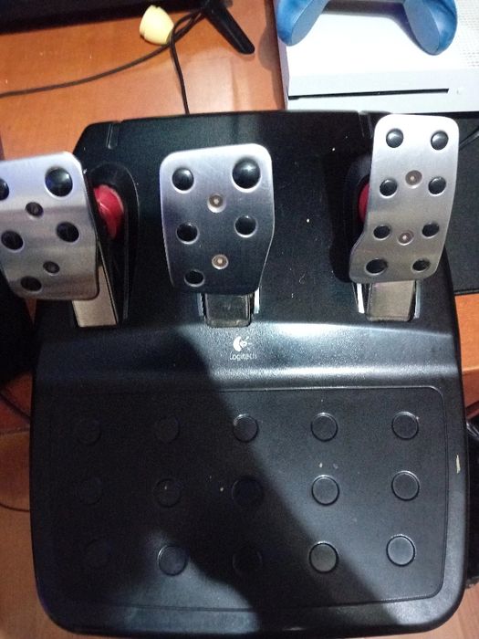 Vand volan Logitech g27, schimbător și pedale