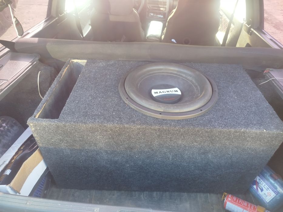 Продам саб Магнум играет достойно