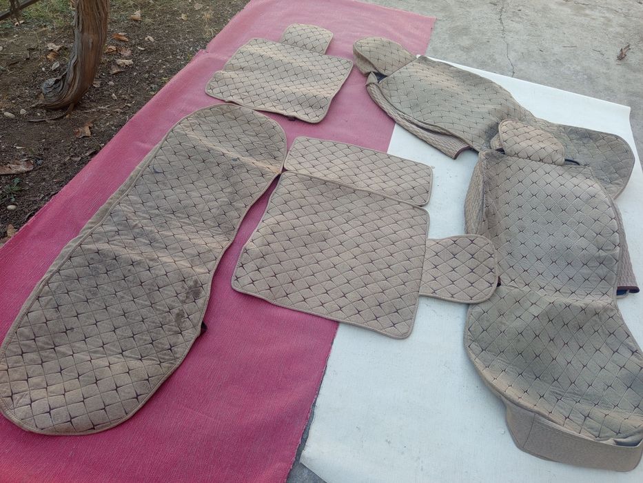 Продам ( чехлы для машины ) .