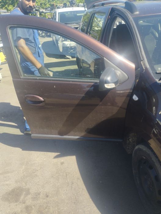 Bara fata capota far Dacia Logan 2 MCV