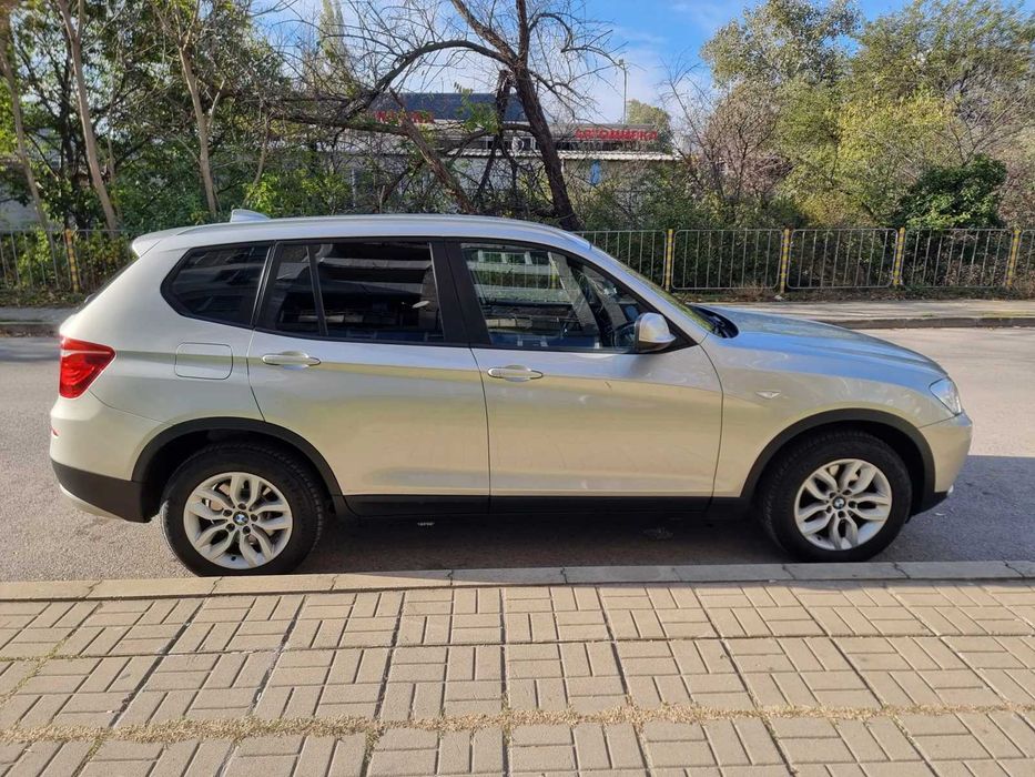 Автомобил BMW X3 F25
