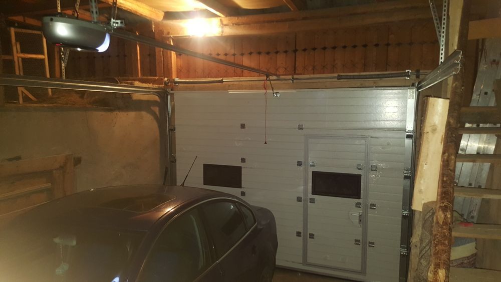 Usa de Garaj Sectionala * Uite ceva Frumos