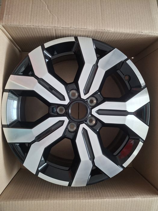 Vând Jante Originale  Dacia Duster Nissan Renaut Suzuki  5x114.3 R17