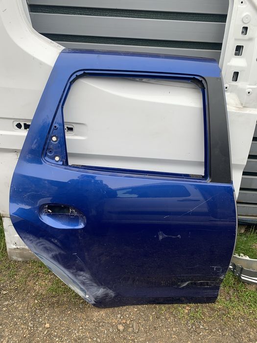 Usa spate Dacia Duster an 2018/2019/2020/2021/2022/2023/2024