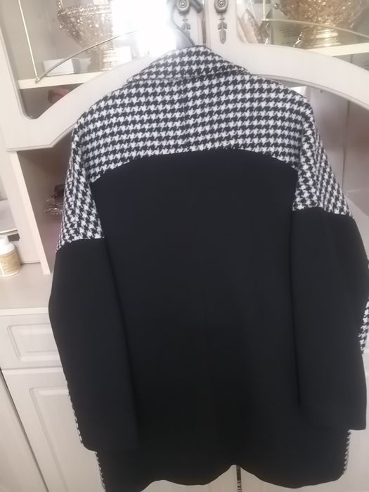 Пальто красивое.