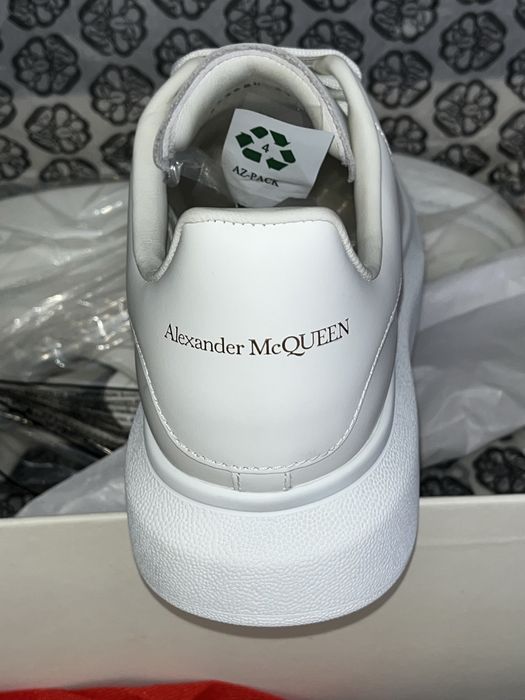 Alexander McQueen, Piele Naturala!