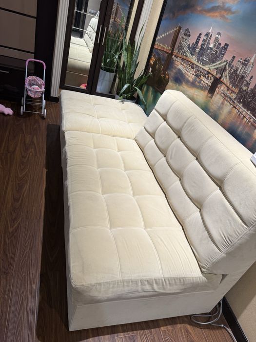 Диван сотилади . Продам деван