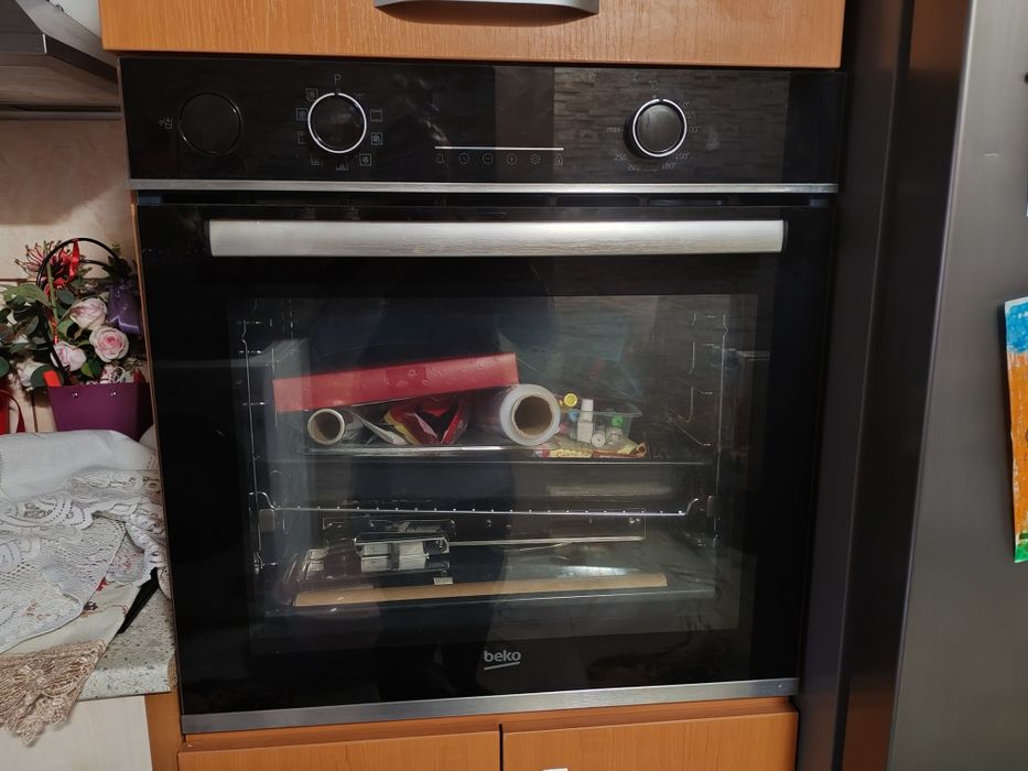 Cuptor incorporabil Beko