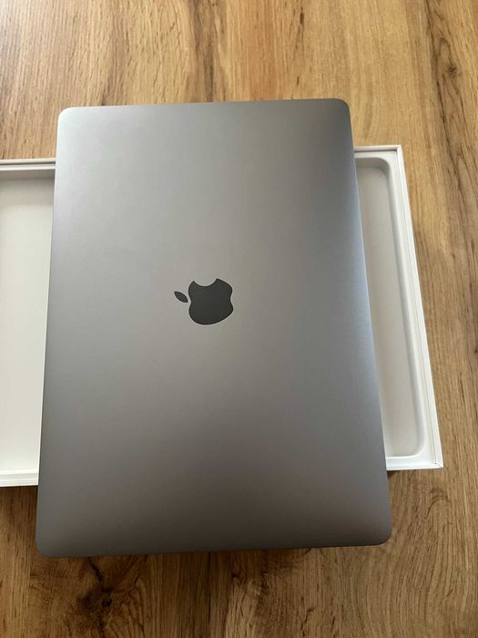 Apple MacBook Pro 13-inch, 2019 Space Gray 256GB