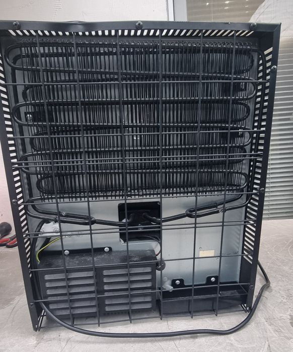 Мини Хладилна витрина Klarstein 23L