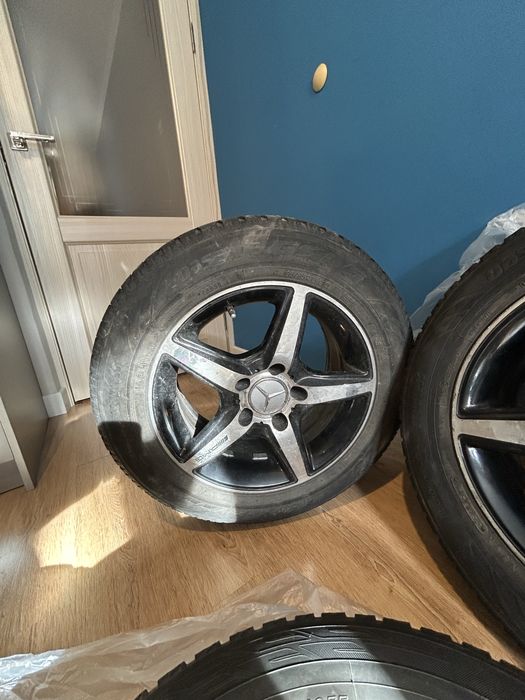 Продам резину с Дисками на Мерседес