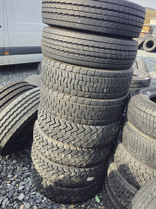 Anvelope 205 - 215 75 r 17.5 de direcție și de tracțiune.