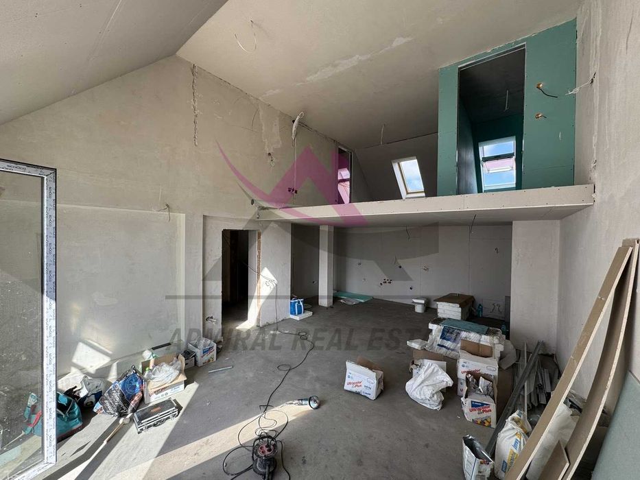 Продава се Тристаен апартамент в Варна, Левски - 200 кв.м за 1466 €/кв.м - Снимка #2