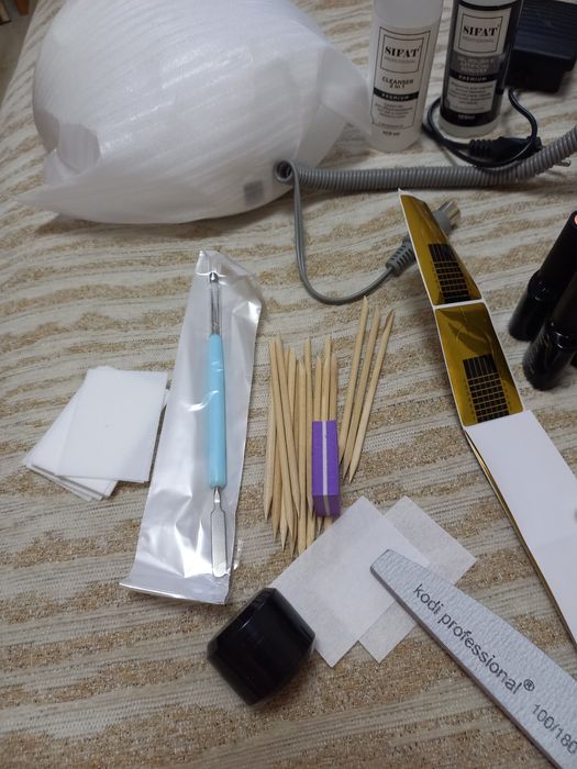 Продам набор для маникюра