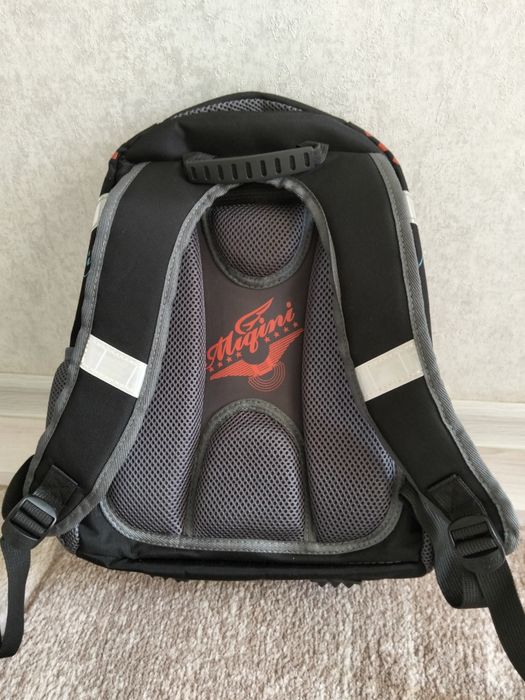 Рюкзак  школьный