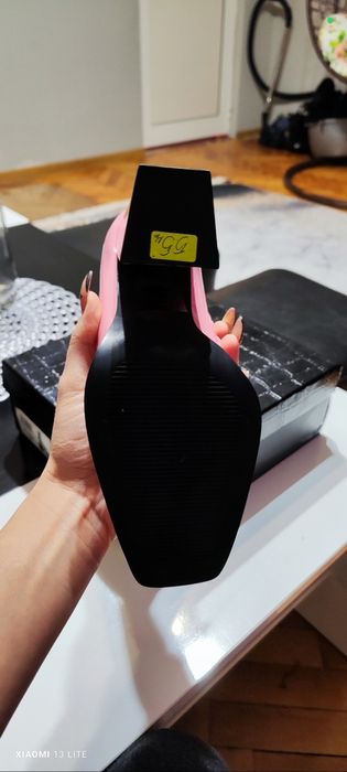 Розови лачени боти