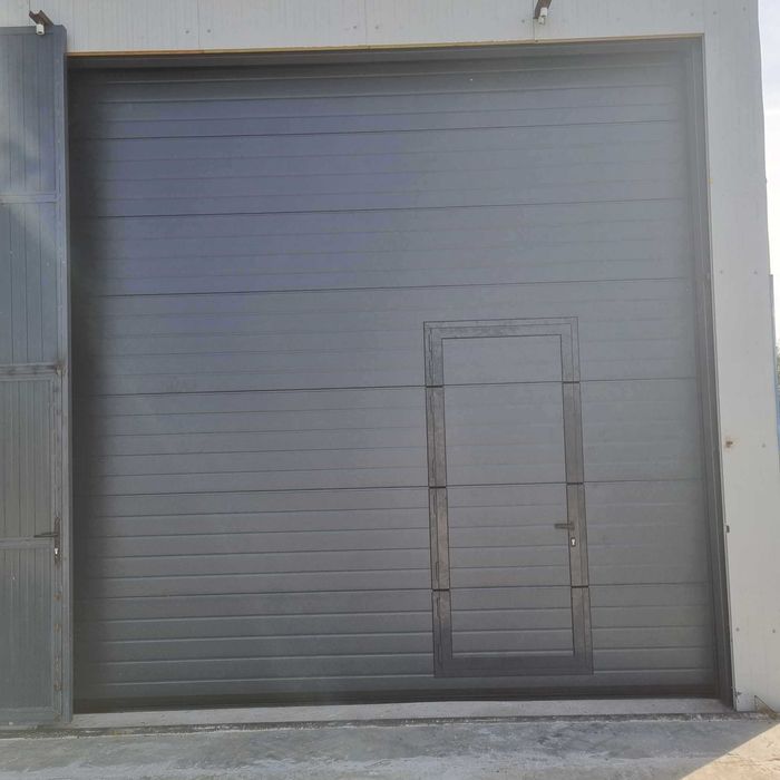 Usi sectionale industriale pentru hale
