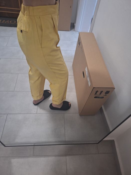 Costum ,Zara,galben din 2 piese