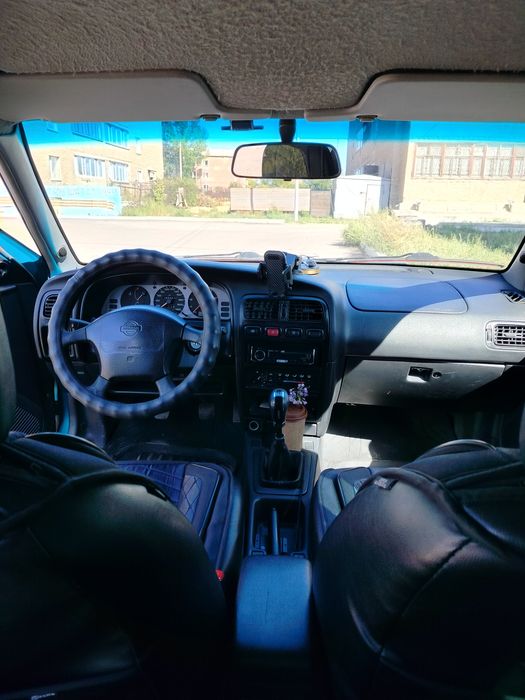 Продам Nissan Premier P10