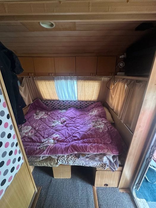 Домик на колосах