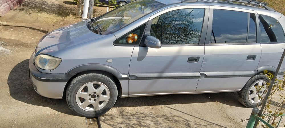 Зафира продам срочно