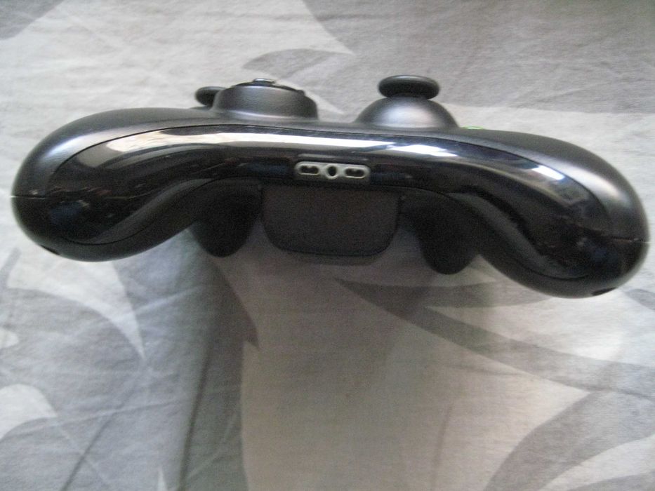 Продавам оригинален контролер за XBOX 360