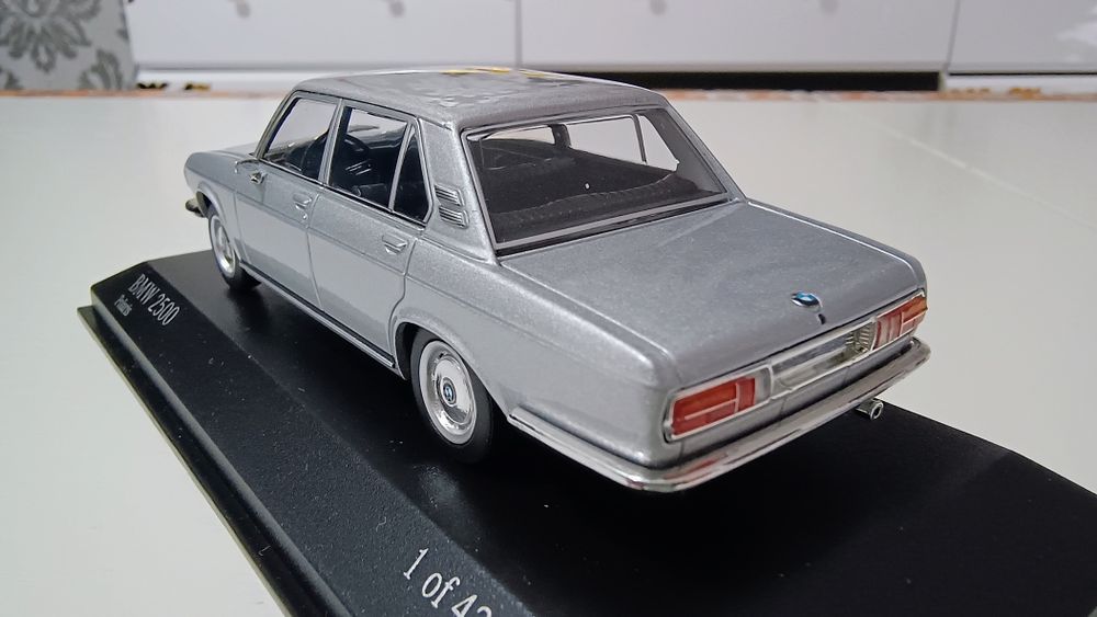 Machete Minichamps 1:43