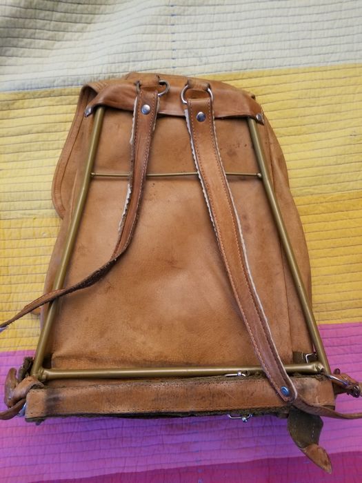 rucsac piele cu cadru metalic