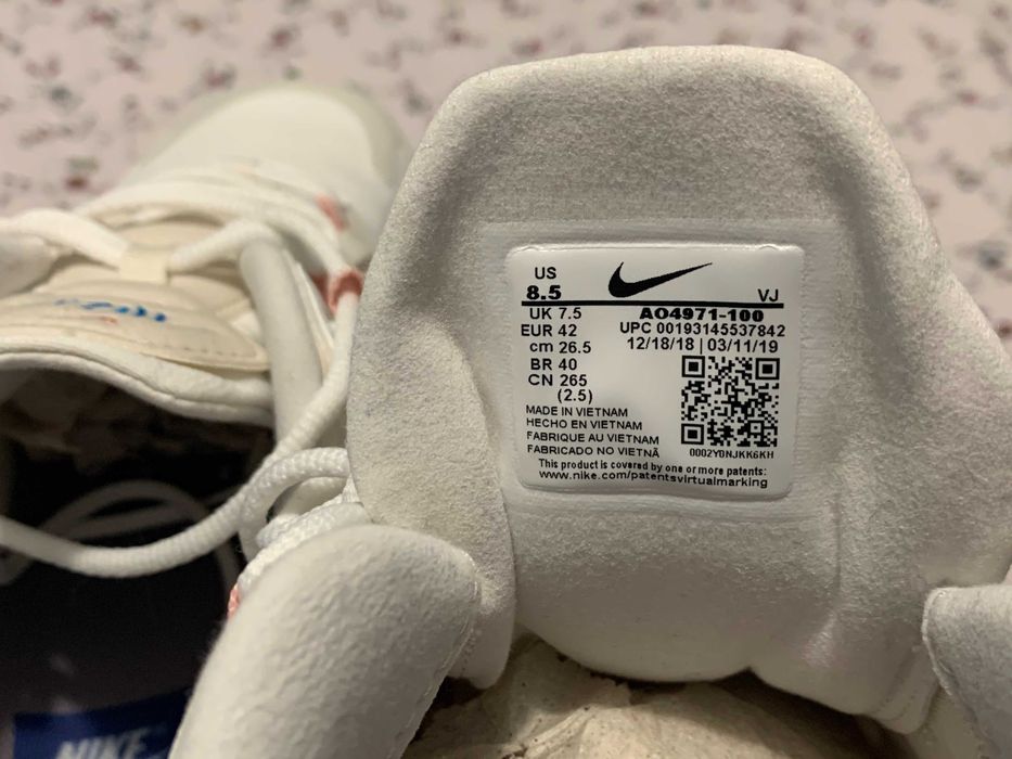 Adidasi Nike 270 React A04971-100, marimea 42 (26,5 cm)