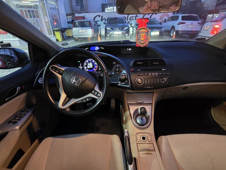 Vând Honda Civic 1.8 Confort benzină