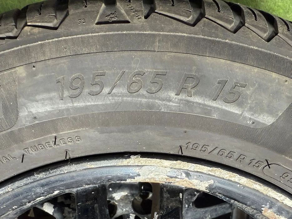 JANTE TOYOTA R15 / 5x100 / PRIUS T3 / 195 / 65 R15 95V / 15X6J / YX0825 + CAUCIUCURI (X4)