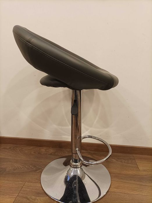 Модерен въртящ се БАР СТОЛ от еко кожа