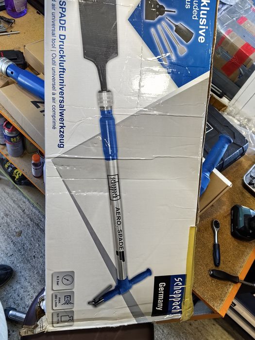 Пневматичен инструмент 5-в-1 AERO 2 SPADE
Бърза и лесна смяна на инстр